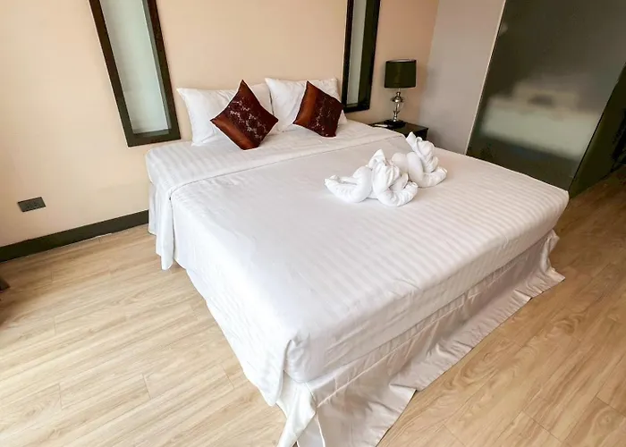 Chaba Srinakarin Apartment