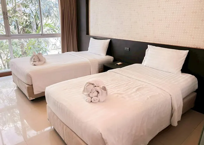 Chaba Srinakarin Apartment *