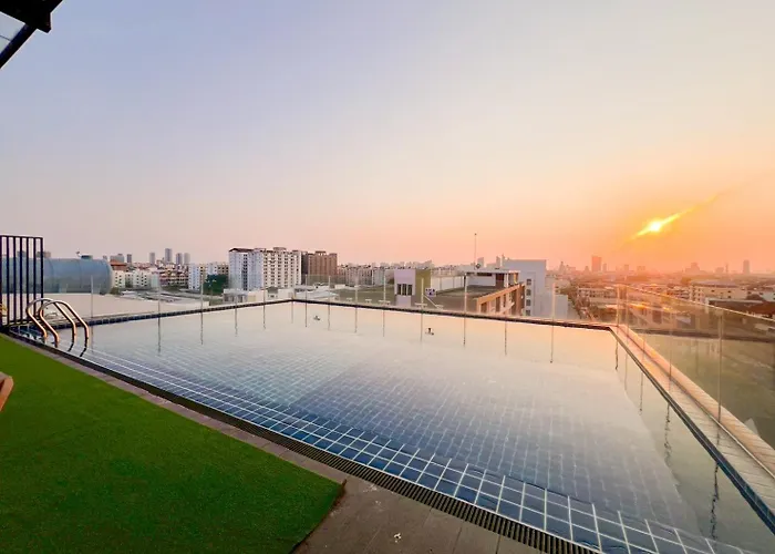 Chaba Srinakarin Apartment Bangkok