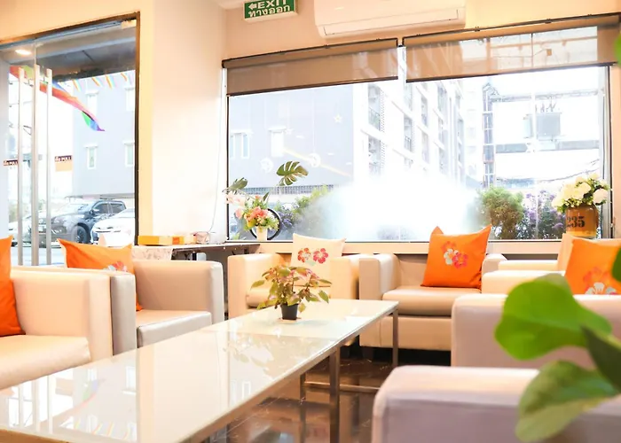 Chaba Srinakarin Apartment *